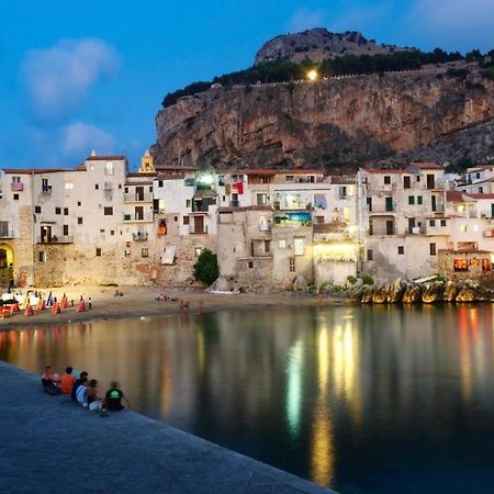 Casa Marina, La Terrazza Sul Mare Bed & Breakfast Чефалу Екстериор снимка
